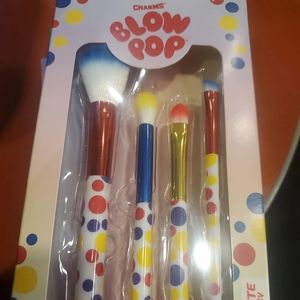 Taste Beauty chRms blow pops 4 piece make up brush set New